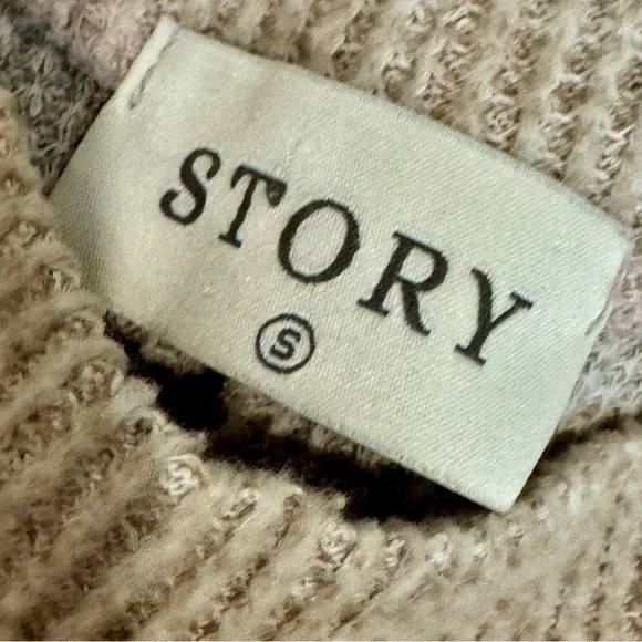 Story Beige Women's Crew Neck chunky fall Sweater - Picture 5 of 7